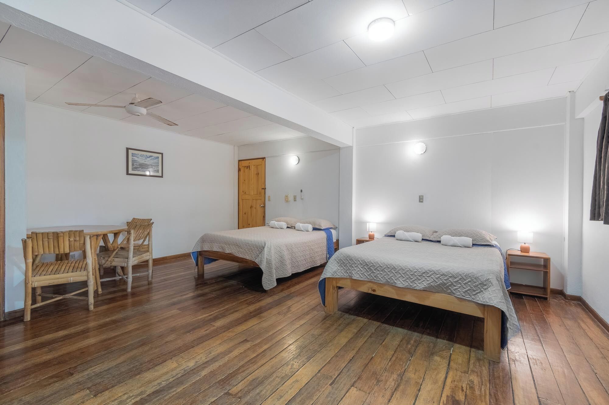 Chambre Quadruple Supérieure, balcon, vue parc | Coffres-forts dans les chambres, Wi-Fi gratuit