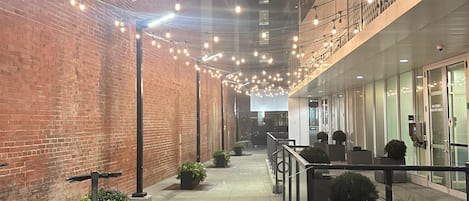 المنطقة المحيطة بالمنشأة