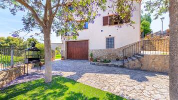 House | 5 bedrooms, Internet