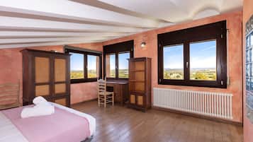 Villa | 5 bedrooms, Internet