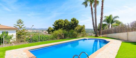 House | 5 bedrooms, Internet