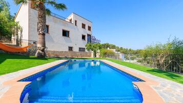 House | 5 bedrooms, Internet