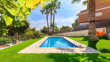 Villa | 5 bedrooms, Internet