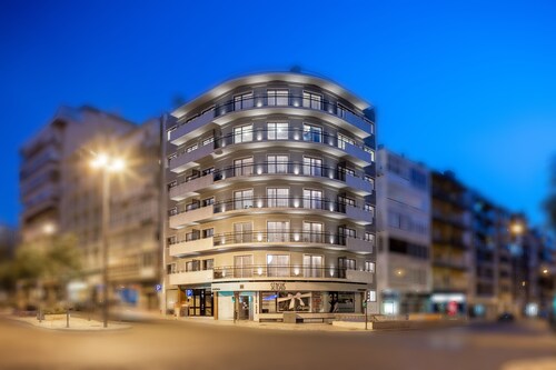 Lisbon’s Avenidas Novas – Spacious and Elegant 2-Bedroom Flat