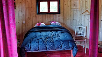 2 bedrooms, bed sheets