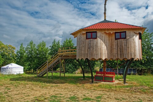 Cabane perchée sud Finistère : flower hut