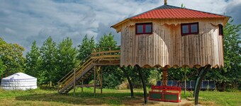 Cabane perchée sud Finistère : flower hut