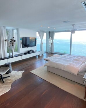 5 bedrooms, iron/ironing board, WiFi, bed sheets
