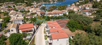 8 Homes 