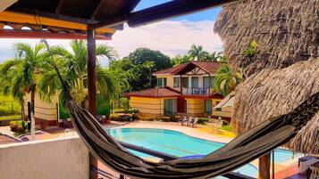 إطلالة من الشرفة