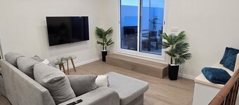 Sea Breeze: Comfortable Azorean House Just Steps Away from the Ocean