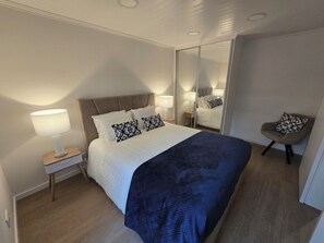2 slaapkamers, een strijkplank/strijkijzer, wifi, beddengoed