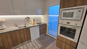 Mikrobølgeovn, ovn, kogeplade, opvaskemaskine