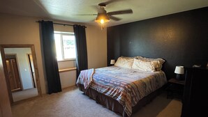 Room - Sturgis Rally Rental Located Close to Action (Black Hawk)