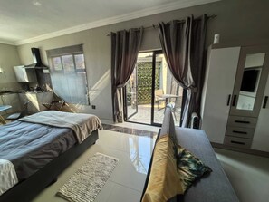 Garden - Bryanston Palms Accommodation (Sandton)