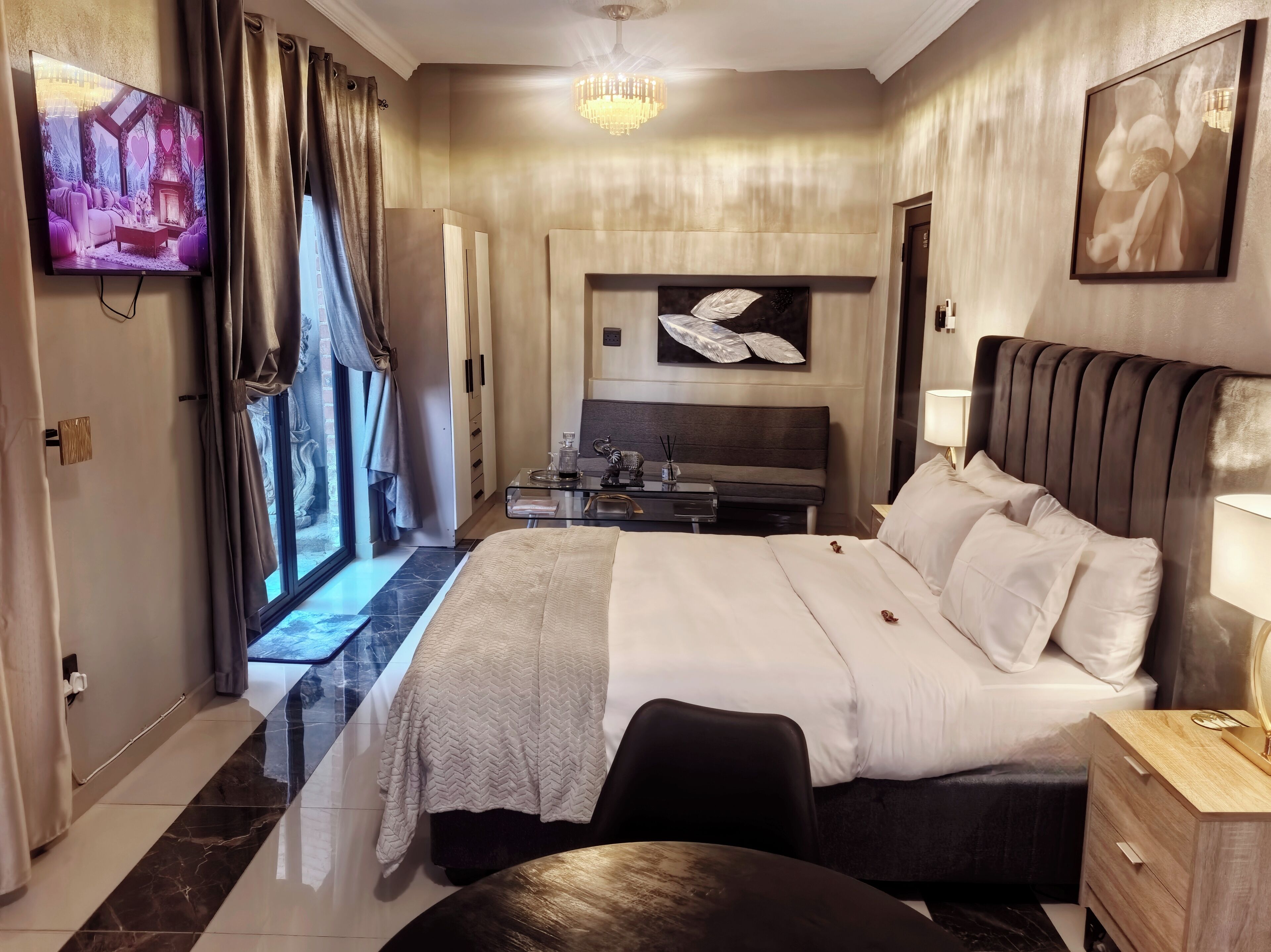 Bộ đồ giường cao cấp, chăn bông, trang trí khác biệt 