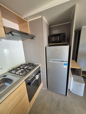 Micro-ondes, four, plaque de cuisson