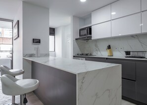 Microwave, oven, stovetop -  Modern Laureles - AC, BBQ & Steps from the Park (Medellín)