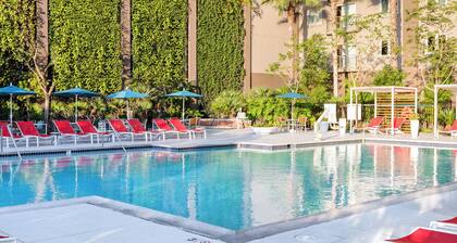 2-bedroom hotel suites with WiFi, and Full kitchen. Close to Disneyland
