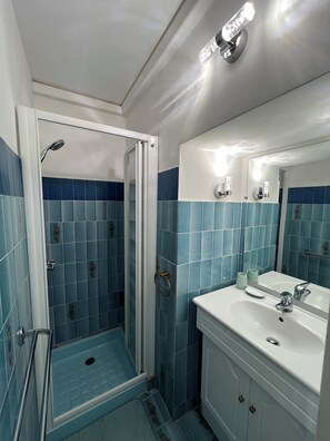 Hair dryer - T2 seafront Grau du Roi superb view (Le Grau-du-Roi)