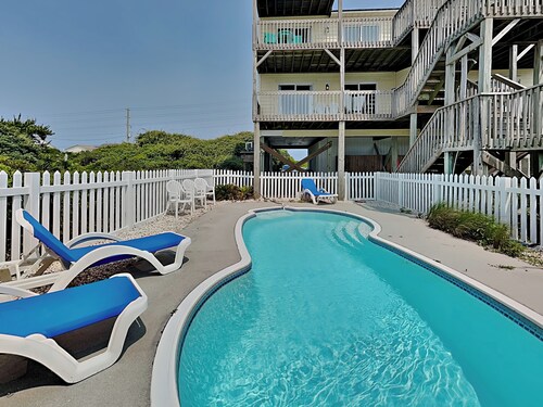 Tipsy Turtle by Topsail Realty