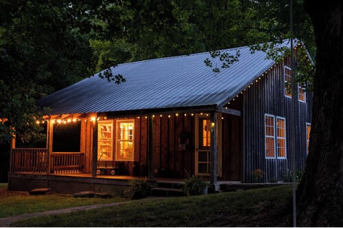 Cabin at Calico Springs - Bluegrass and Bourbon