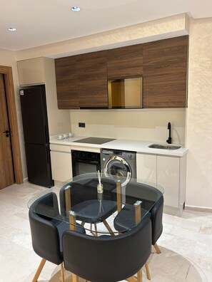 Microones, forn, placa de cuina i rentaplats