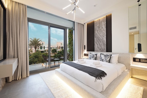 Arabian Ranches 3 Luxury 4 Bedroom Villa