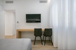 1 quarto, escrivaninha, Wi-Fi de cortesia, roupa de cama