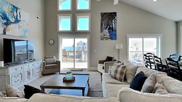 Studio (Multiple Bedrooms) | Property amenity