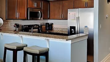 Condo (2 Bedrooms) | Property amenity