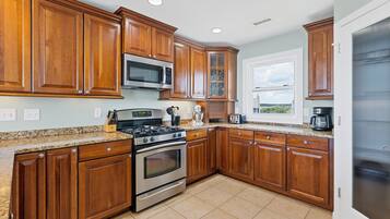 Studio (4 Bedrooms) | Property amenity