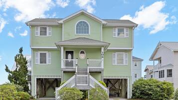 Studio (4 Bedrooms) | Front of property