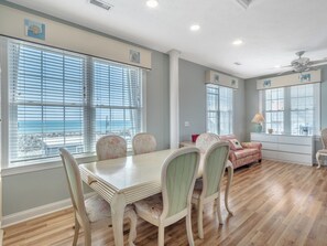 Studio (3 Bedrooms) | Tiện nghi, dịch vụ nơi lưu trú