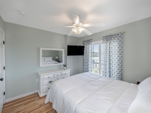 Studio (3 Bedrooms) | Property amenity