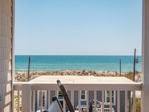 Skipper's Hideout by Topsail Realty
