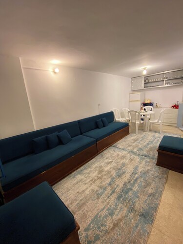 Charming 2-bedroom apartment in peaceful إهدن with WiFi