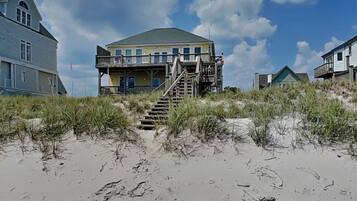 Studio (4 Bedrooms) | Front of property