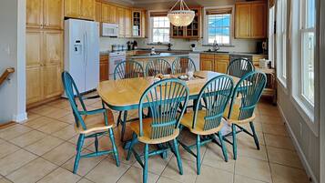 Studio (4 Bedrooms) | Property amenity