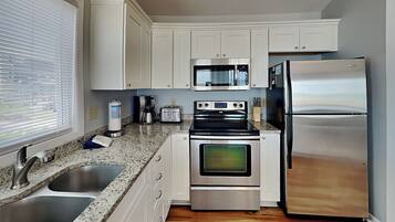 Studio (3 Bedrooms) | Property amenity