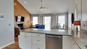 Estudio (3 Bedrooms) | Servicio de la propiedad