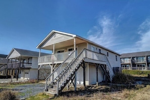 Studio (3 Bedrooms) | Property amenity