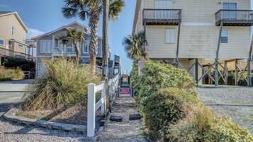 Studio (3 Bedrooms) | Property amenity