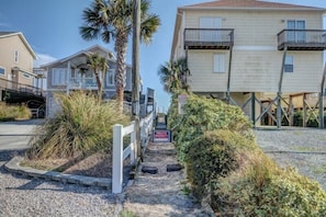 Studio (3 Bedrooms) | Property amenity