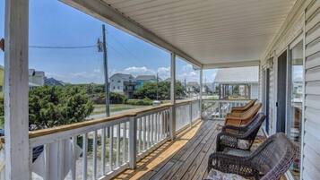 Studio (3 Bedrooms) | Front of property