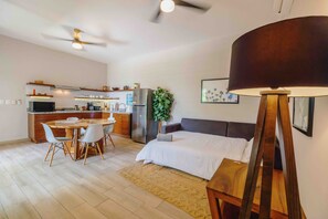 Interior - Adults Only Serviced Apt + Starlink Wifi + Free Bikes + Pool #2 (Cozumel)