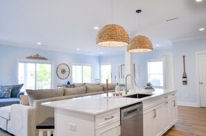 Studio (Multiple Bedrooms) | Property amenity