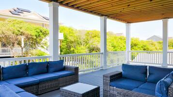 Studio (Multiple Bedrooms) | Property amenity