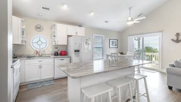 Studio (4 Bedrooms) | Property amenity