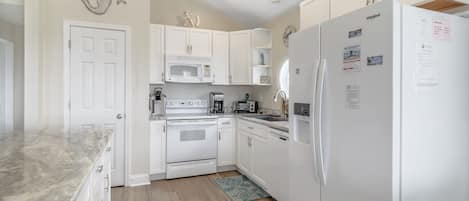 Studio (4 Bedrooms) | Tiện nghi, dịch vụ nơi lưu trú